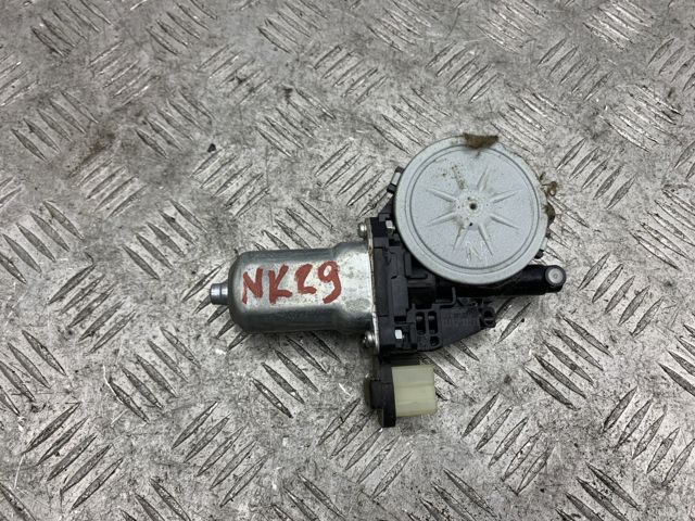 Двигун склопідіймача двері передньої, правої 80730EG000 NISSAN