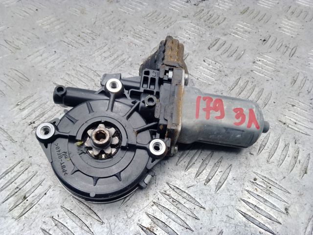 Двигун стеклопод'емника двері задньої, лівої 807315RB1B NISSAN