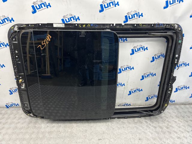 Деталі люків облицювання кузова 80A877049B VAG
