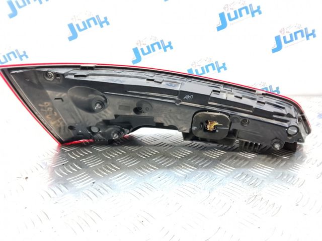 Задній правий стоп 80A945076C VAG