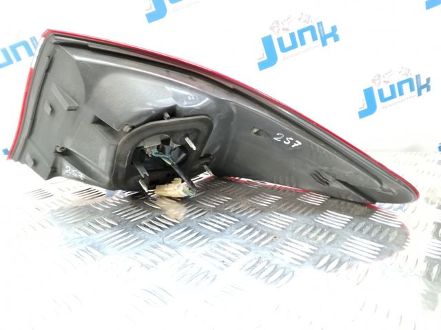 Задня ліва зовнішня фара 8156150160 TOYOTA