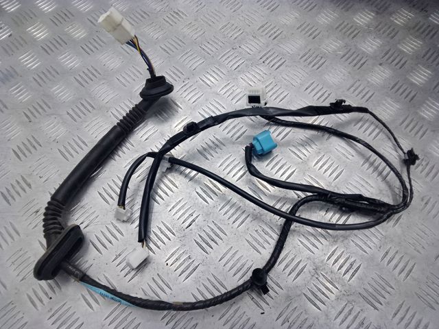 Джгут проводів задніх дверей 81822SG001 SUBARU