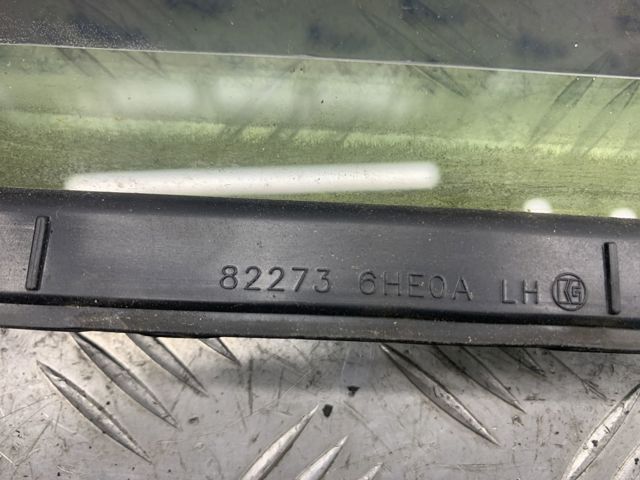 Куточок задніх лівих дверей 822636HE0A NISSAN