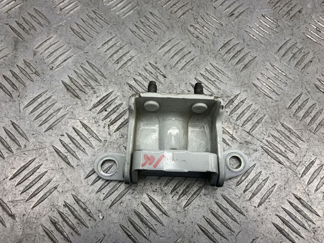Петля задніх лівих дверей 824019N00A NISSAN