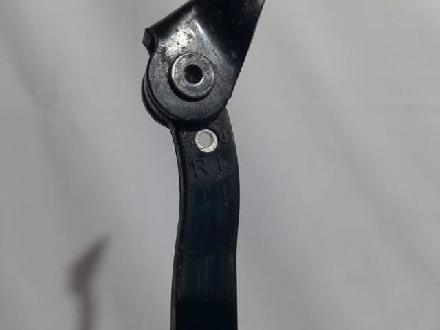 Обмежувач відкриття дверей, задній 824304GA0A NISSAN