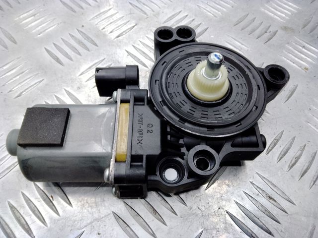 Мотор склопідйомника дверей передніх, правих 82460A5000 HYUNDAI