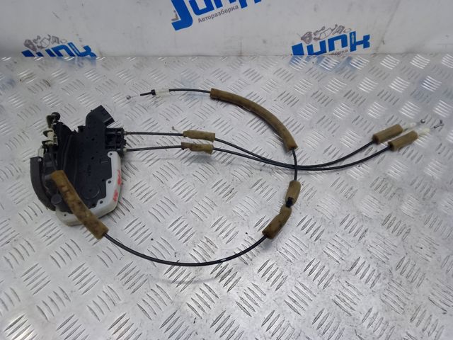 Замок задньої двері, лівої 825015AA0A NISSAN
