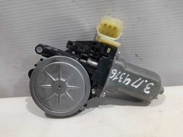Моторчик склопідйомника двері задніх, правих 827304BA0A NISSAN