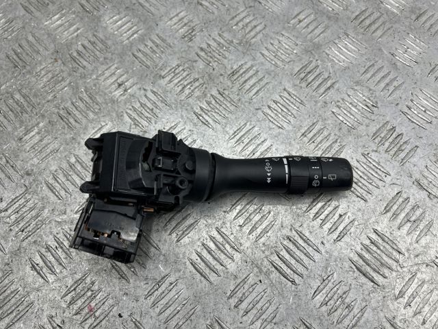 Перемикач підрульовий, правий 83114AJ150 SUBARU