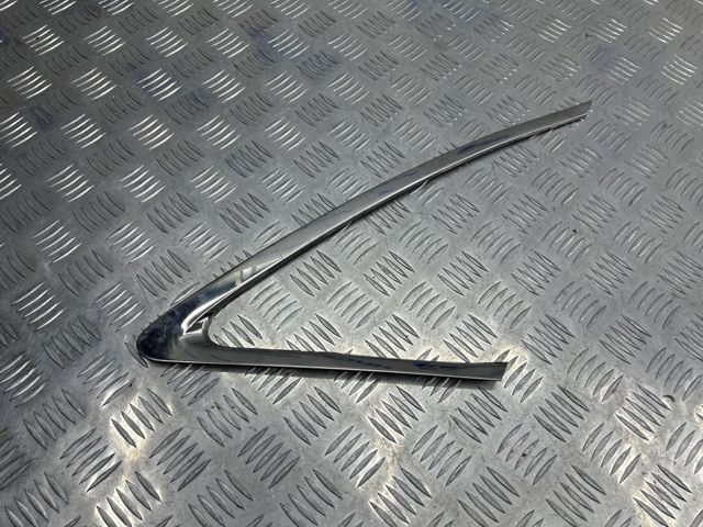 Стукло багажника, праве 833001CA0A NISSAN