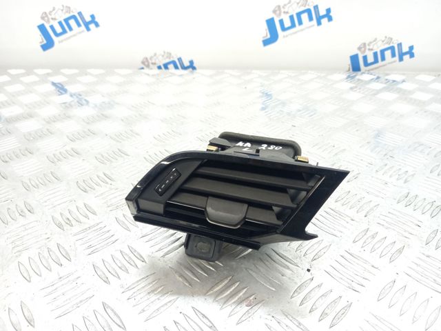 Решітка повітроводу ліва 83B8209016PS VAG