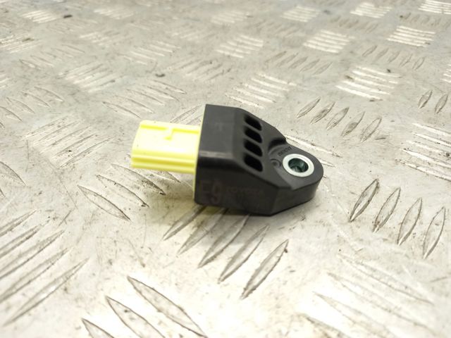 Датчик AIRBAG передній 8983106060 TOYOTA