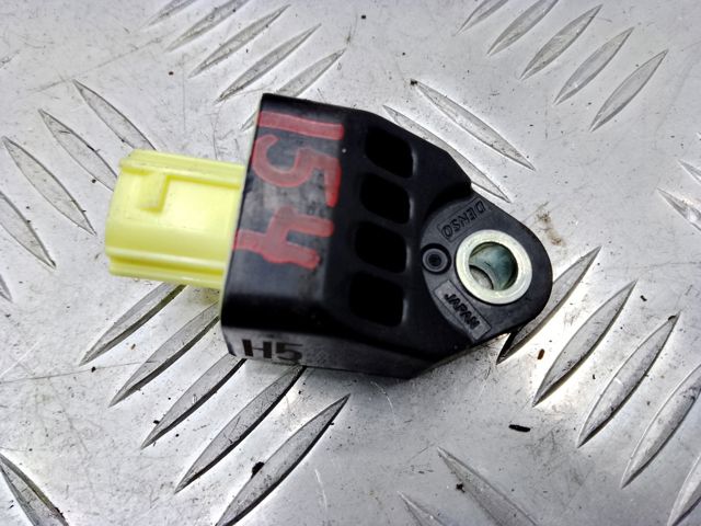 Датчик подушки безпеки 8983133050 TOYOTA