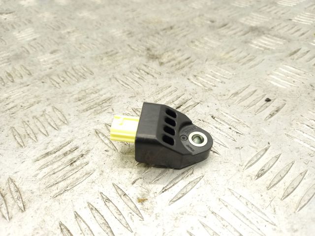 Датчик Ейрбег передній 8983152040 TOYOTA