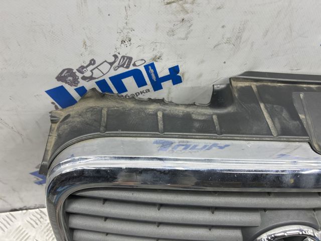 Решітка Audi A4 B7