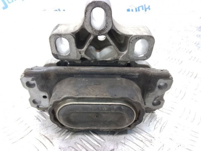 Ліва подушка двигуна 8J0199555D VAG