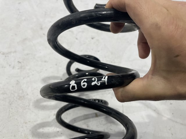 Пружина передньої підвіски 8K0411105EC VAG