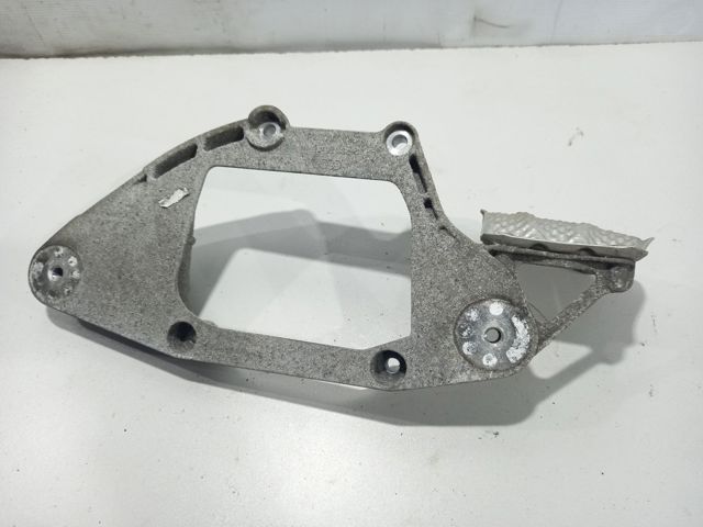 Траверса заднього редуктора, передня 8K0599287J VAG