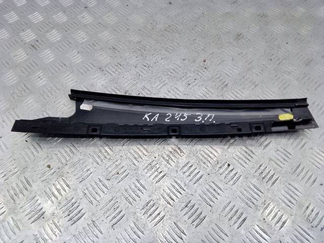 Накладка задніх дверей, правих, вертикальних 8K0839902Q VAG