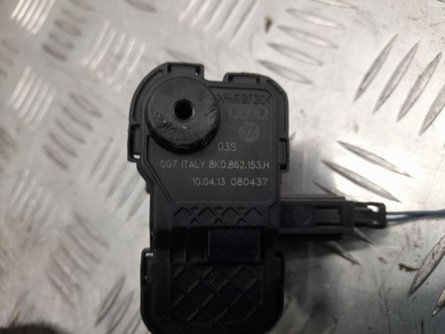 Замок відкривання лючка бензобаку 8K0862153H VAG