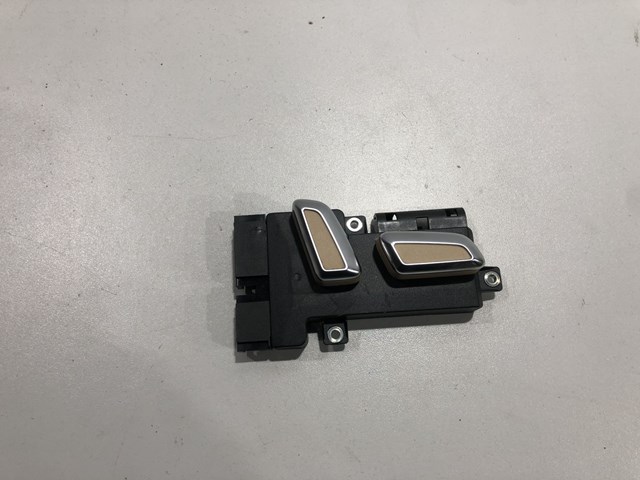 Блок кнопок механізму регулювання сидінь, правий 8K0959748C VAG