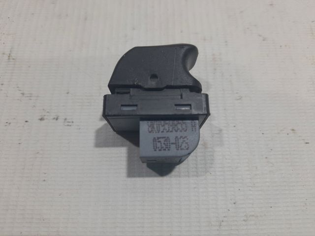 Кнопка підйомника переднього правого скла 8K0959855A VAG