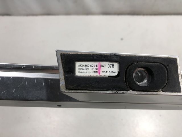 Автомобільний рейлінг на дах правий 8K9860022E3Q7 VAG