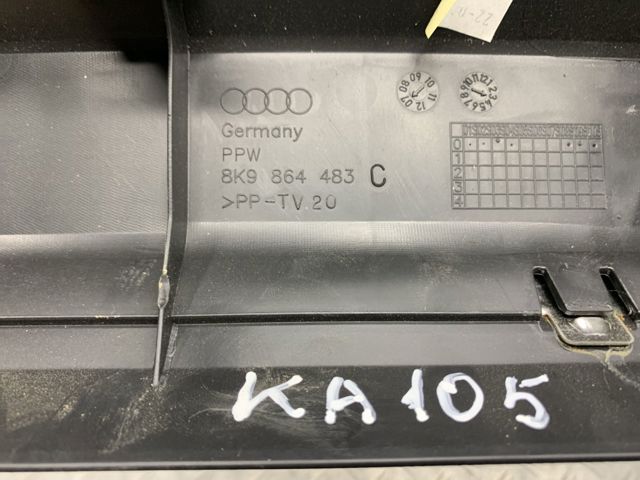 Облицювання задньої панелі багажника 8K9864483C VAG