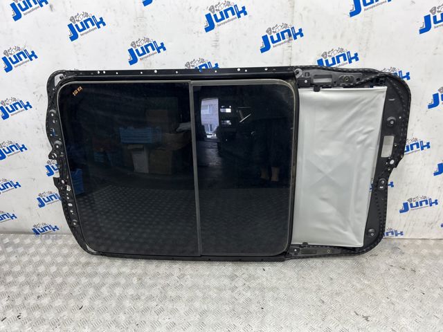 Деталі люків облицювання кузова 8K9877049A VAG