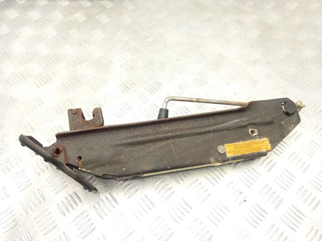 Домкрати 8R0011031C VAG