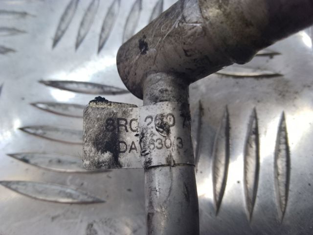 Шланг кондиціонера, від радіатора до випарника 8R0260710D VAG