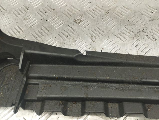 Кронштейн кріплення радіатора 8R0805594B VAG