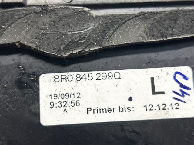 Скло багажника, ліве 8R0845299Q VAG
