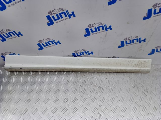 Молдинг передньої правої двері 8R0853960B VAG