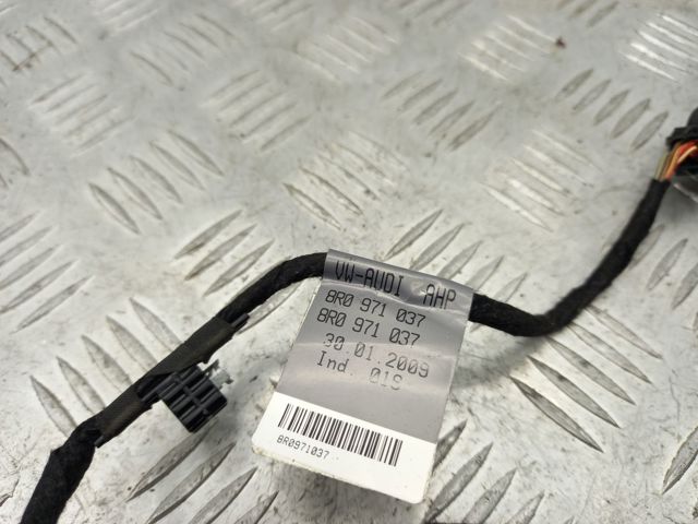 8R0971037 VAG