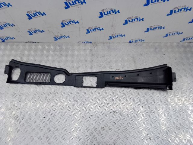 Водостік лобового скла, жабо 8R1819447C01C VAG