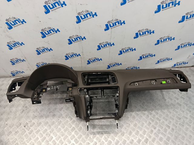 Панель передня "торпедо" 8R1857003GSD1 VAG