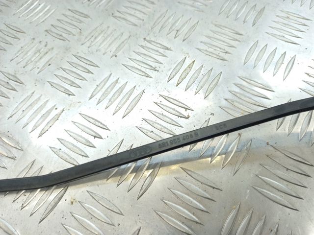 Поводок двірника 8R1955408B VAG
