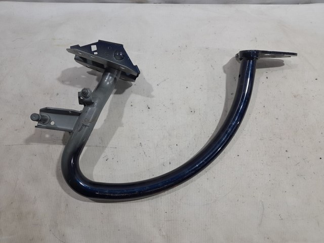 Кріплення кришки багажника 8T0827301C VAG