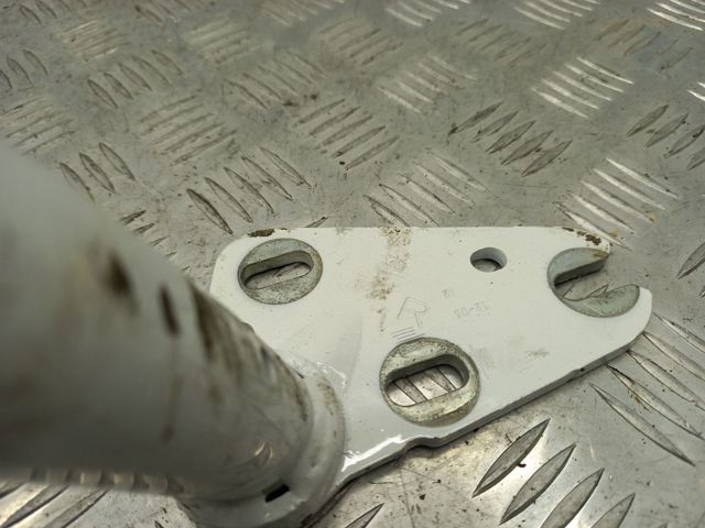 Кріплення кришки багажника 8T0827302F VAG