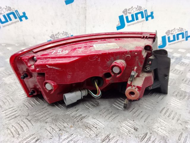 Фара задня права зовнішня 8T0945096J VAG