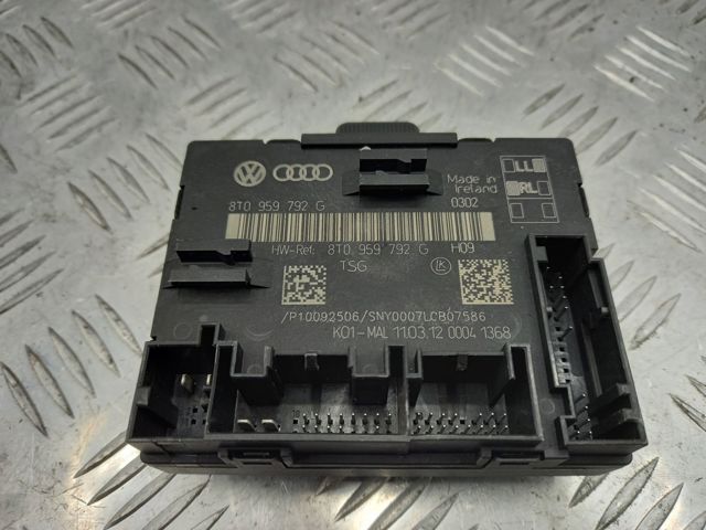 Блок комфорту передніх дверей 8T0959792G VAG
