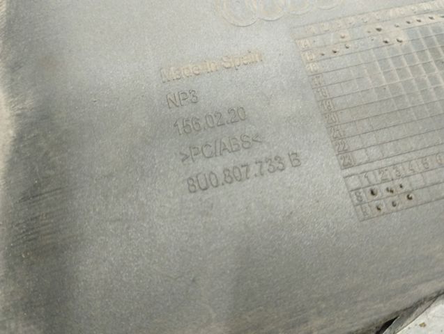 Нижня накладка на передній бампер 8U0807733BSD6 VAG