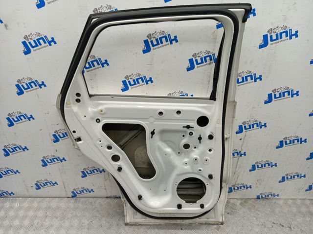 Двері задні, ліві 8U0833051B VAG