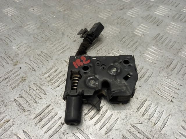 Замок кришки капота 8V0823509 VAG