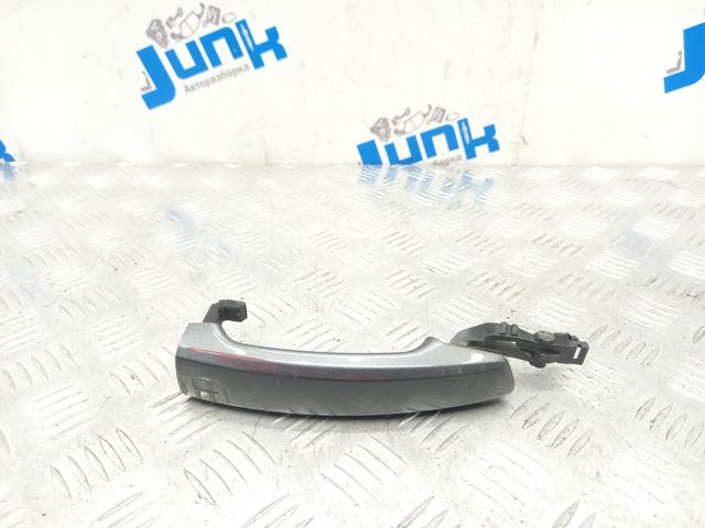 Ручка передніхї лівих дверей 8V0837205A VAG