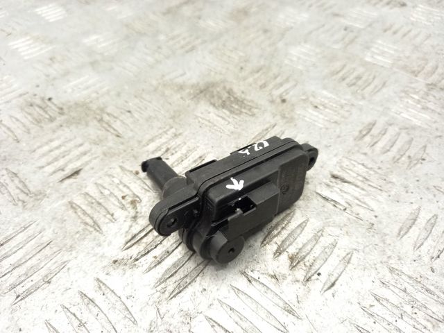 Замок відкривання лючка бензобаку 8V0862153B VAG
