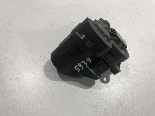 Двигун приводу гальмівного супорту заднього стоянкової системи 8V0998281 VAG