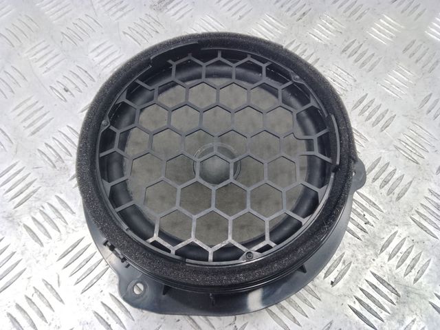 Динамік передньої двері 8V4035411 VAG