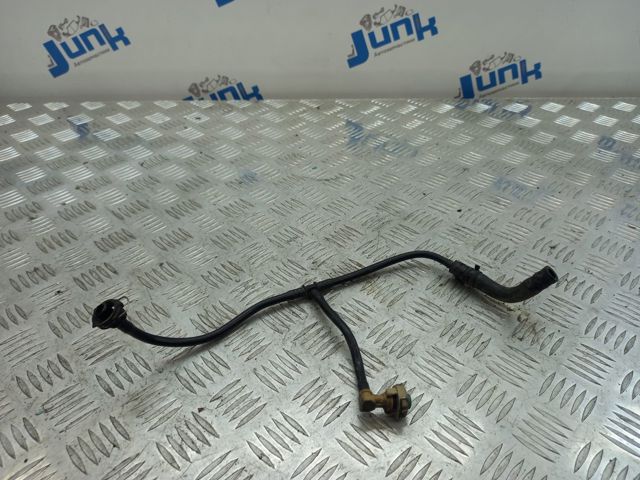 Шланг розширювального бачка, верхній 8W0121081AN VAG